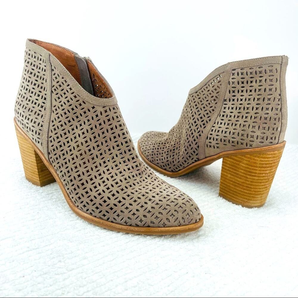 Jeffrey Campbell Medera Ankle Boot Size 11 Tan Laser-Cut Suede Block Heel Bootie